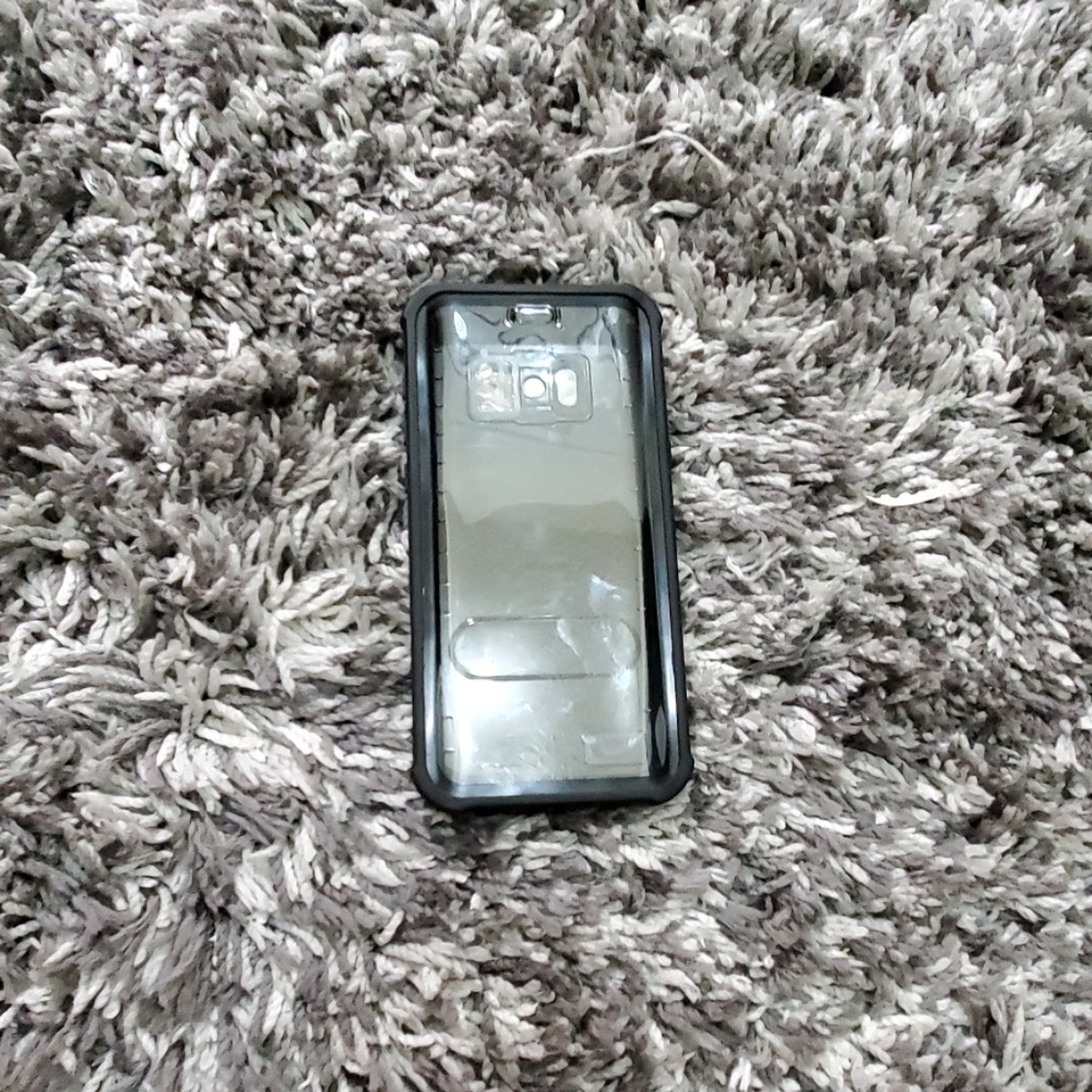 Samsung Galaxy S8+ fully enclosed case